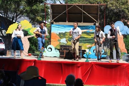 The Peripatetic Players performing AESOP AMUCK in Santa Clara, August 2016. Photo by George Doeltz.